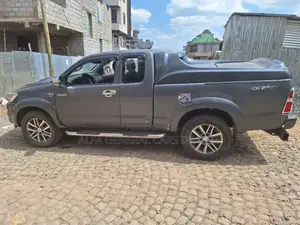 Toyota Hilux 2012 Black