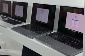 Photo - New Laptop Apple MacBook Pro 16GB Apple M1 SSD 1T