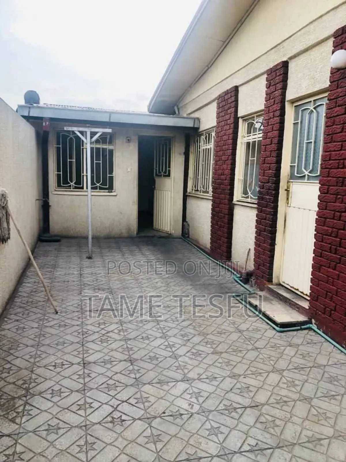 Furnished 4bdrm Villa in Hayat Compound, Bole for sale