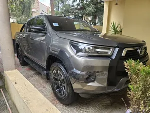 Toyota Hilux 2022 Beige