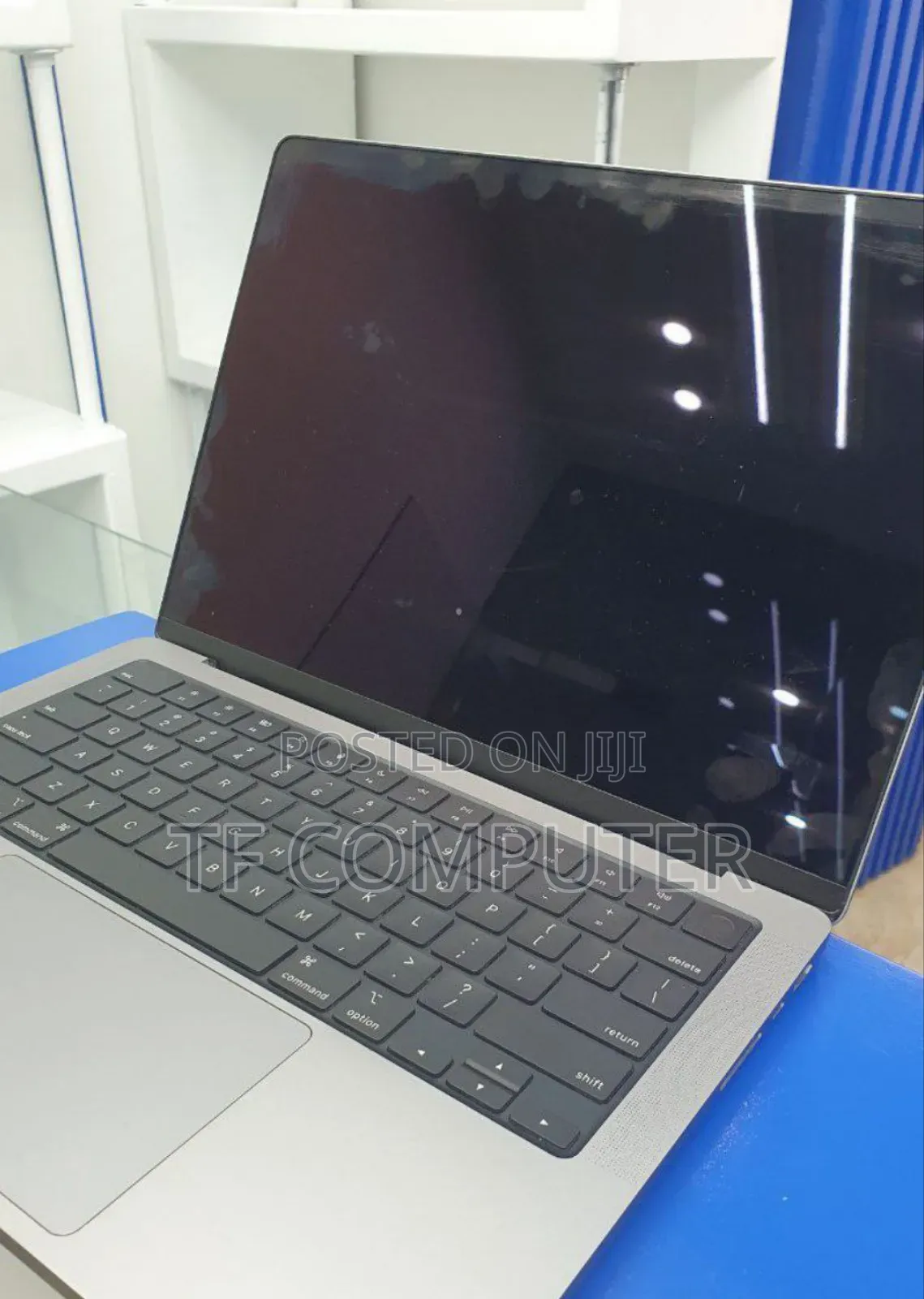 New Laptop Apple MacBook Pro 2021 M1 32GB Apple M1 Pro SSD 512GB