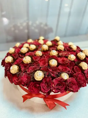 Photo - Flower Circle Box With Over 25 Chocolates