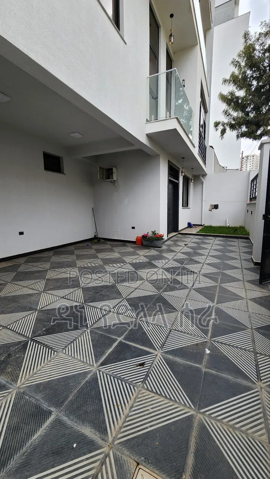 Furnished 8bdrm Bungalow in አዲስ አበባ, Bole for sale