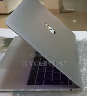 New Laptop Apple MacBook Pro 2017 8GB Intel Core I5 SSD 256GB