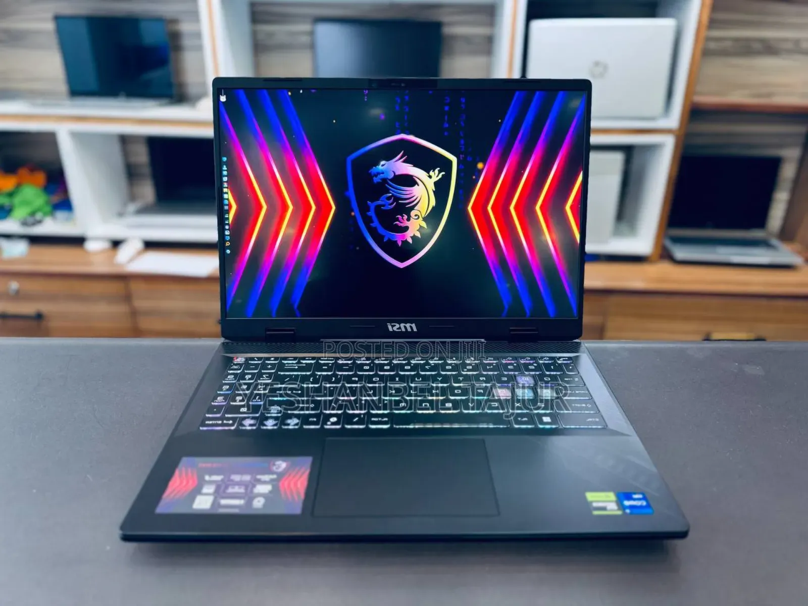 New Laptop MSI Crosshair 15 B12U 16GB Intel Core I7 SSD 1T