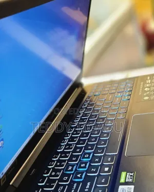 Photo - New Laptop Acer Predator Helios 300 16GB Intel Core I7 SSD 512GB