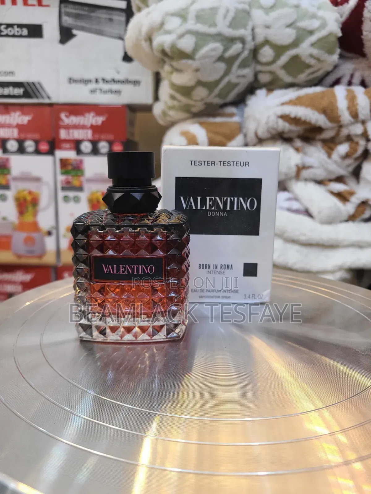 Valentino Donna Born in Roma