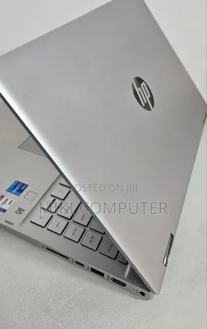 New Laptop HP Pavilion 13 X360 8GB Intel Core I5 SSD 512GB