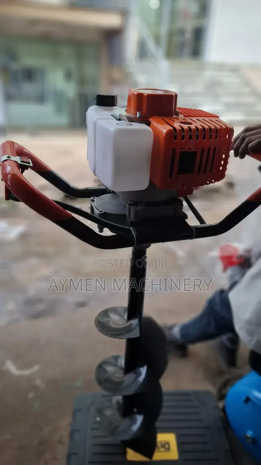 Earth Auger መሬት መቆፈሪያ ማሽን