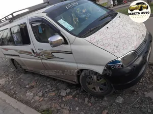 Photo - Toyota HiAce 2001 White