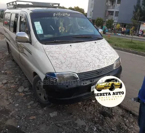 Toyota HiAce 2001 White