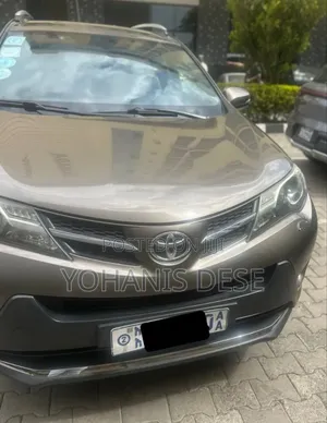 Photo - Toyota RAV4 2015 Gray