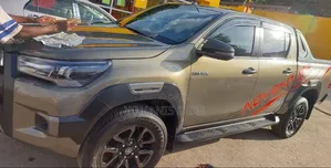 Toyota Hilux 2023 Gray