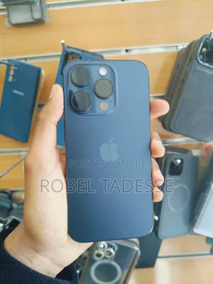 Photo - Apple iPhone 15 Pro 128 GB Black