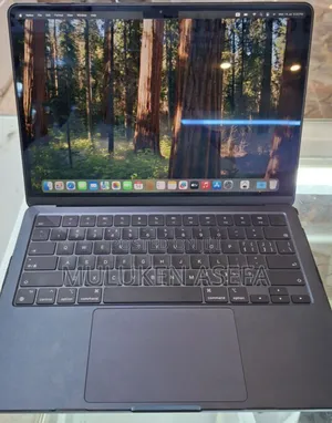 Photo - New Laptop Apple MacBook Air 2022 M2 8GB Intel Core M2 SSD 256GB