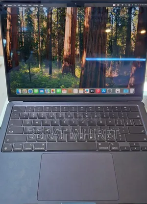 New Laptop Apple MacBook Air 2022 M2 8GB Apple M2 SSD 256GB