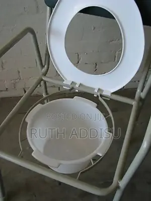 Photo - Commode Chair袸我poty Chair长你commode Medical Chair狡猾commode