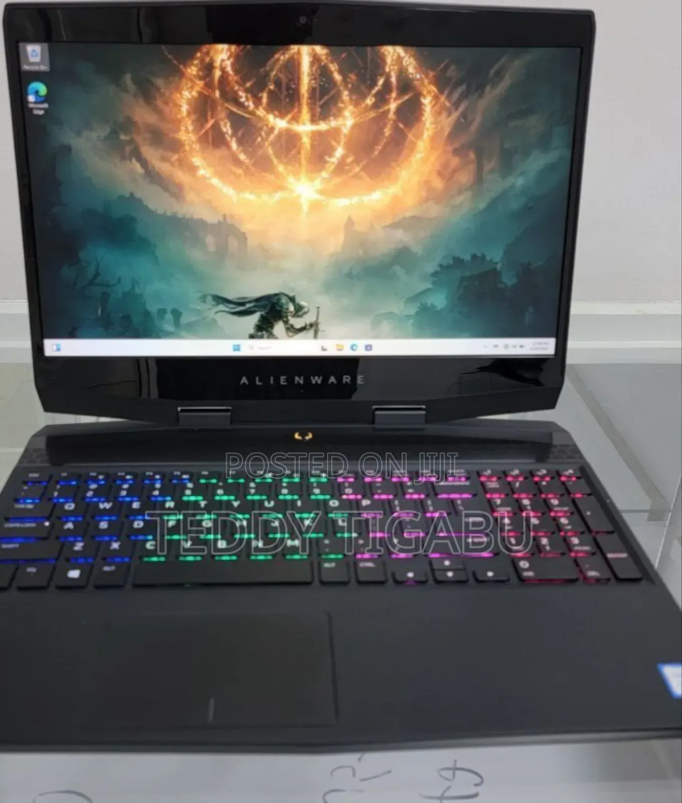 New Laptop Apple MacBook Pro 16GB Intel Core I7 SSD 1T