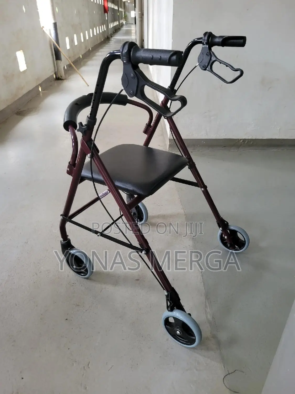 Walker+Seat Chair歲٥bariatric Rollatorق\ With 8-Inch Wheels