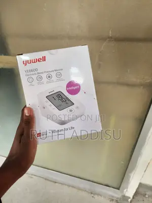 Photo - Digital Blood Pressuer Monitor袴我new Medical Digital Blood