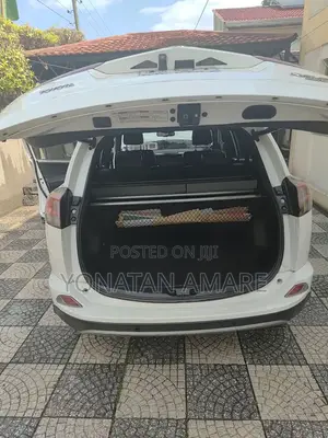 Toyota RAV4 2017 White