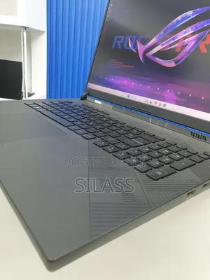 New Laptop Asus ROG Strix SCAR Edition 32GB Intel Core i9 SSD 2T