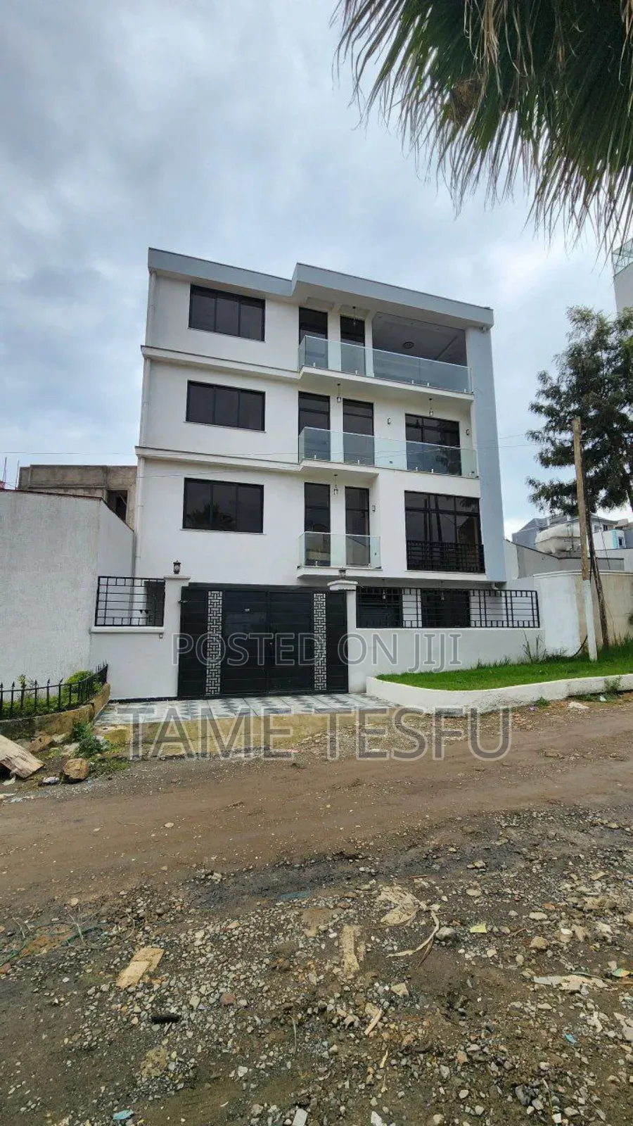 Furnished 8bdrm House in Badume Compowund, Bole for sale