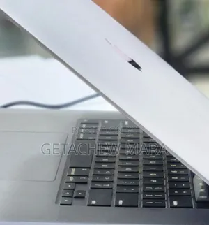 New Laptop Apple MacBook Pro 2019 32GB Intel Core I9 SSD 1T