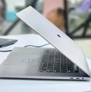 New Laptop Apple MacBook Pro 2019 32GB Intel Core I9 SSD 1T