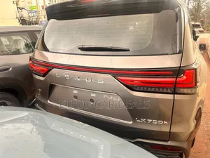 New Lexus LX 2025 Gray