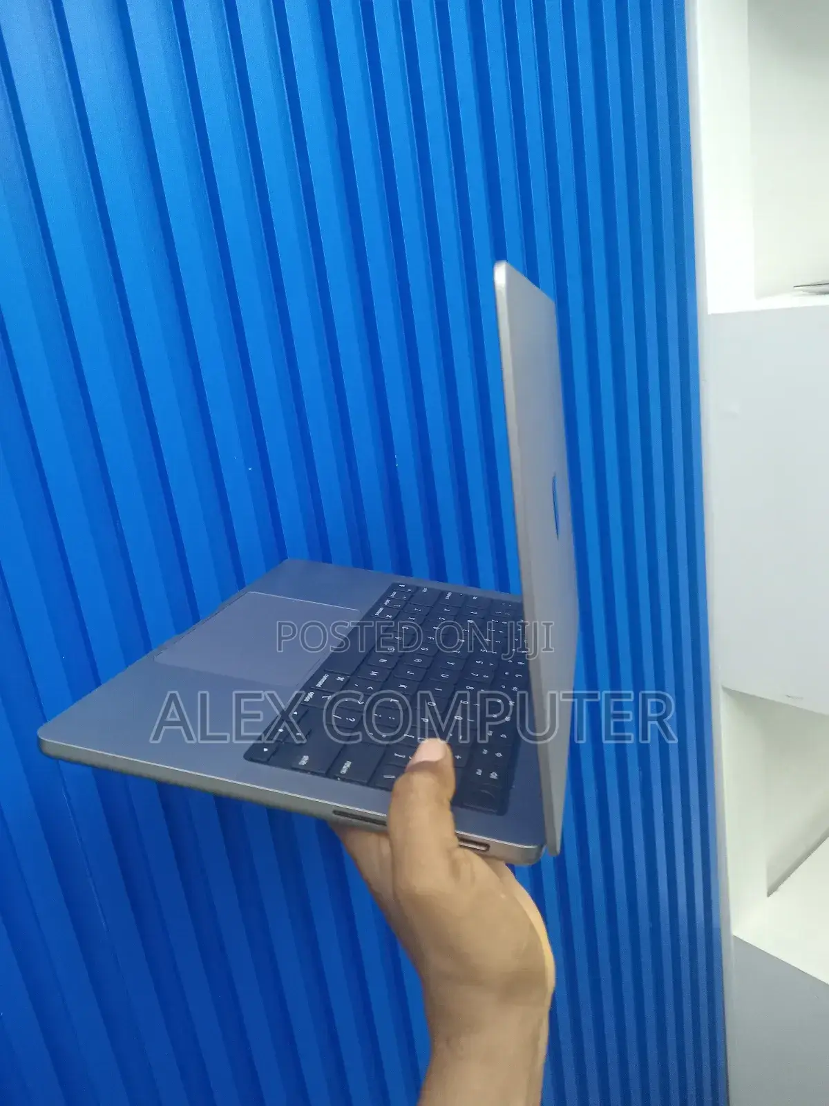 New Laptop Apple MacBook Pro M1 32GB Apple M1 Max SSD 2T