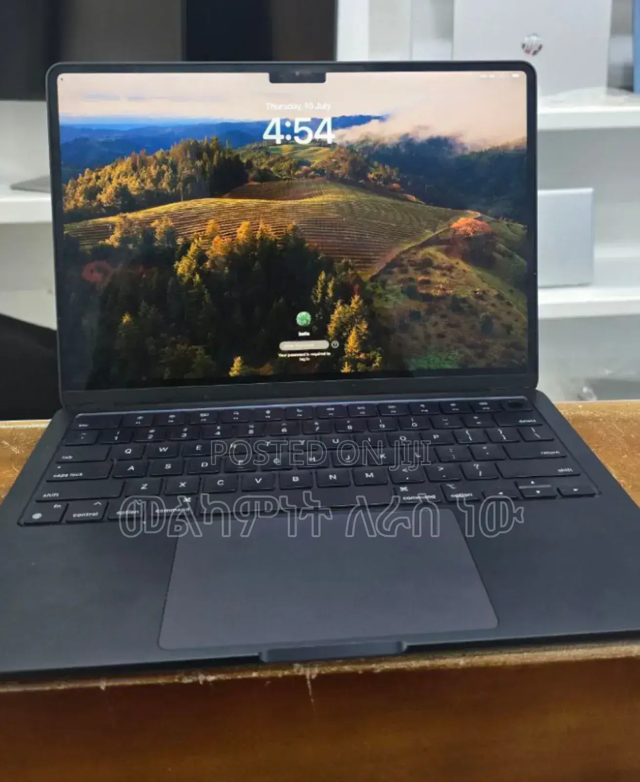 New Laptop Apple MacBook Air 2022 M2 8GB Apple M1 SSD 256GB