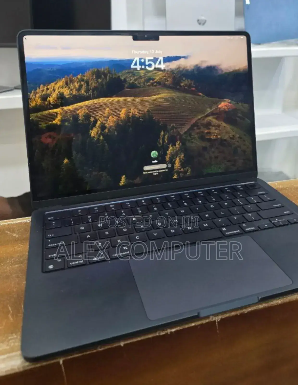 New Laptop Apple MacBook Air 2022 M2 8GB Apple M1 SSD 256GB