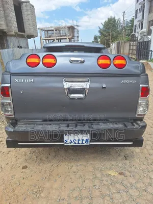 Toyota Hilux 2012 Gray