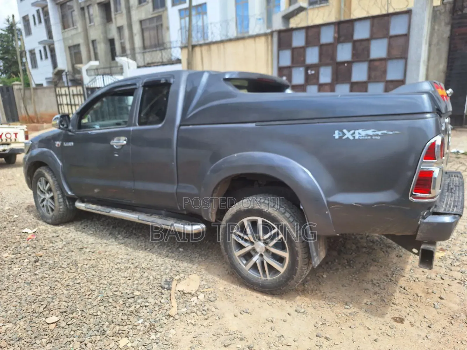 Toyota Hilux 2012 Gray