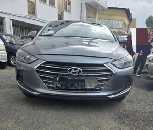 Photo - Hyundai Avante 2017 Gray