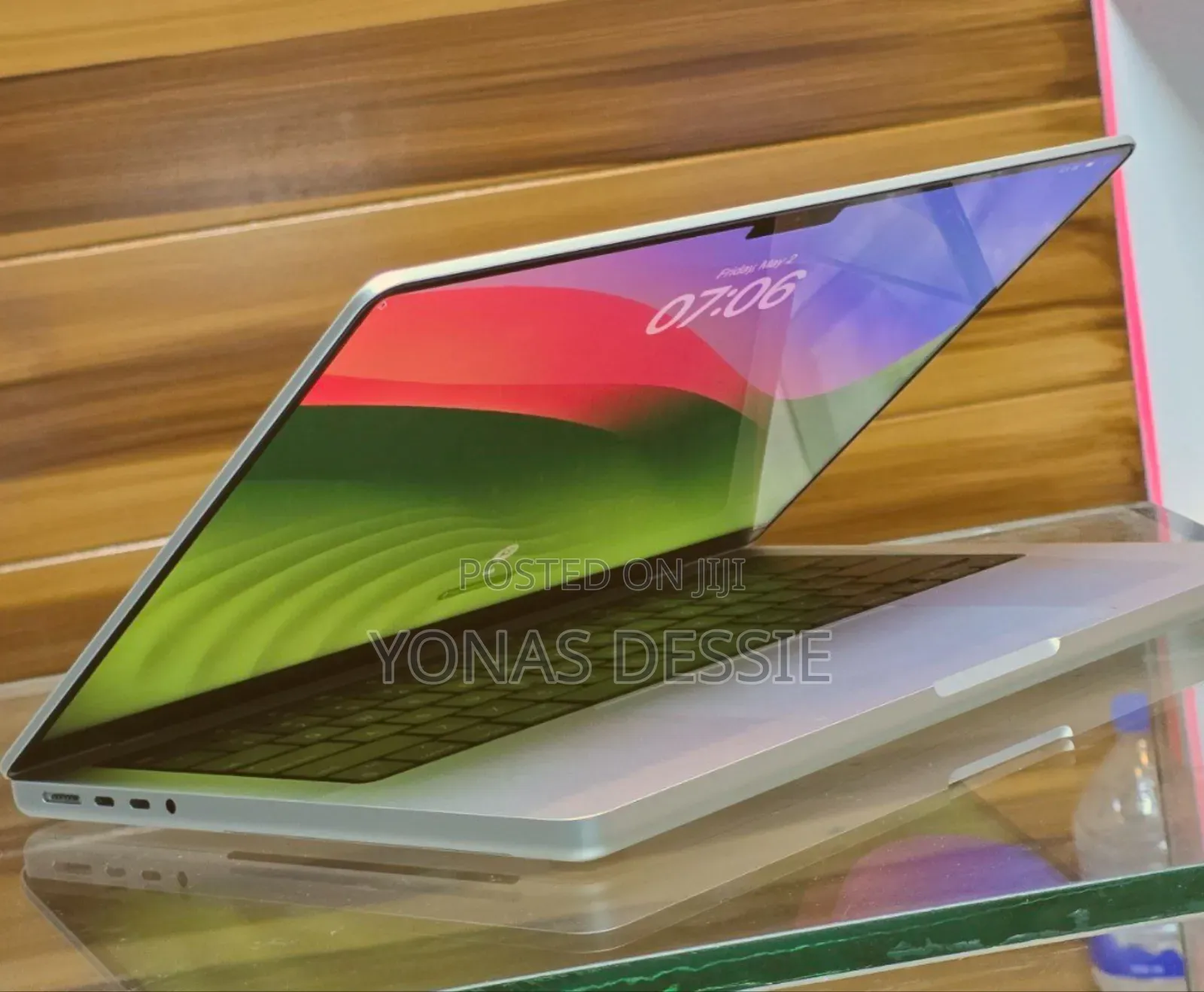 New Laptop Apple MacBook Pro 2023 M3 14-Inch 8GB SSD 512GB