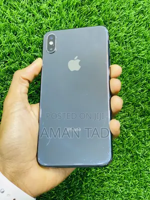 Photo - Apple iPhone XS Max 64 GB Black