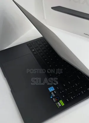New Laptop Samsung 16GB Intel Core I7 SSD 1T