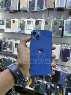 Photo - Apple iPhone 13 128 GB Blue
