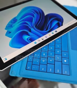 New Laptop Microsoft Surface Pro 8GB Intel Core I7 SSD 128GB