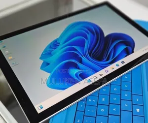 Photo - New Laptop Microsoft Surface 8GB Intel Core I5 SSD 128GB