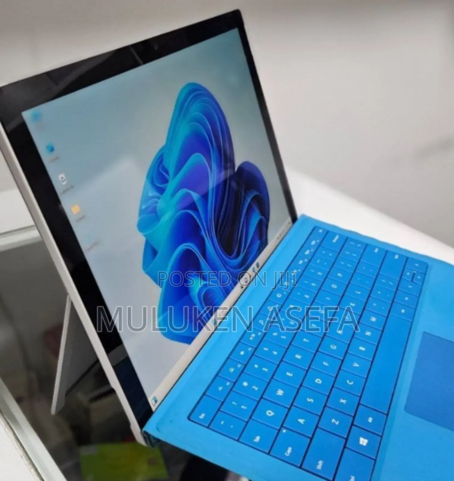 New Laptop Microsoft Surface 8GB Intel Core I5 SSD 128GB