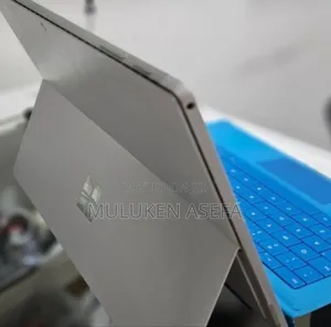 New Laptop Microsoft Surface 8GB Intel Core I5 SSD 128GB