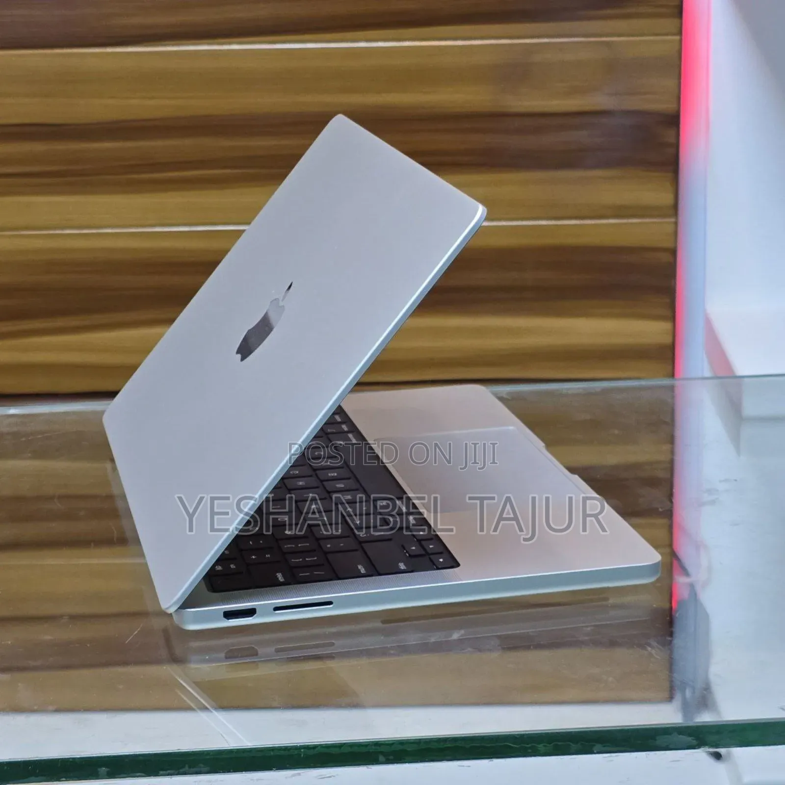 New Apple MacBook Pro Max 2023 M2 14-Inch 16GB Apple M3 SSD 512GB