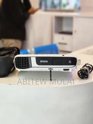 Epson Projector Model: Eb-X51 Has: Bag Remote