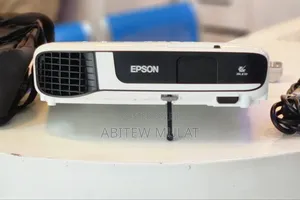 Epson Projector Model: Eb-X51 Has: Bag Remote