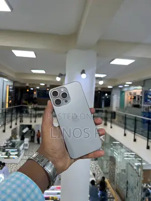 Photo - New Apple iPhone 16 Pro Max 256 GB Silver