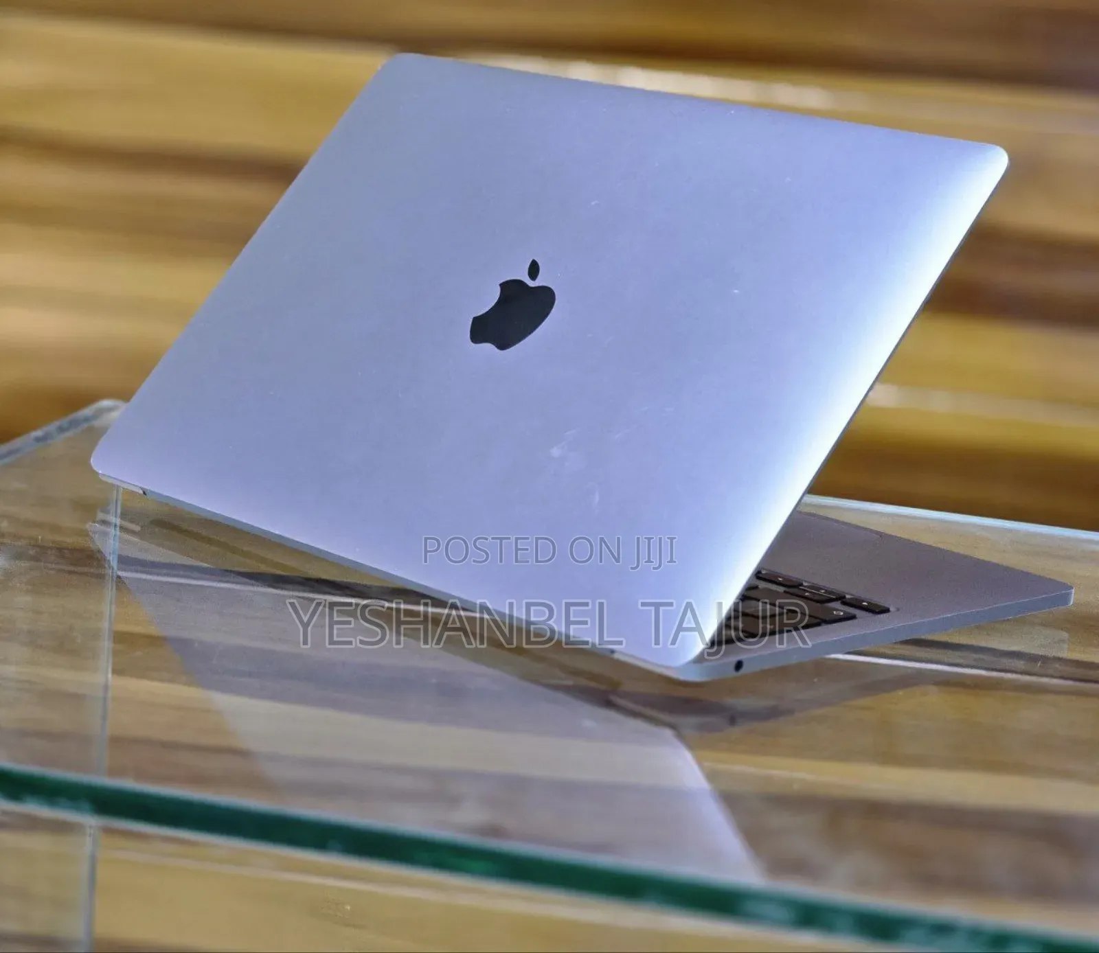 New Laptop Apple MacBook Pro M1 8GB Apple M2 SSD 256GB