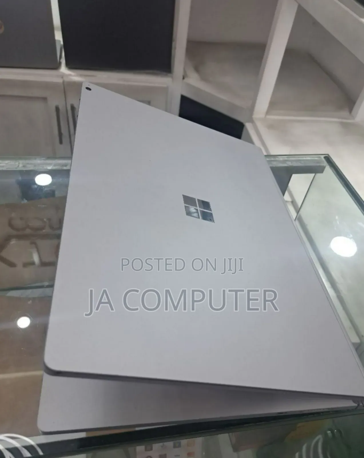 New Laptop Microsoft Surface Book 2 16GB Intel Core I7 SSD 256GB